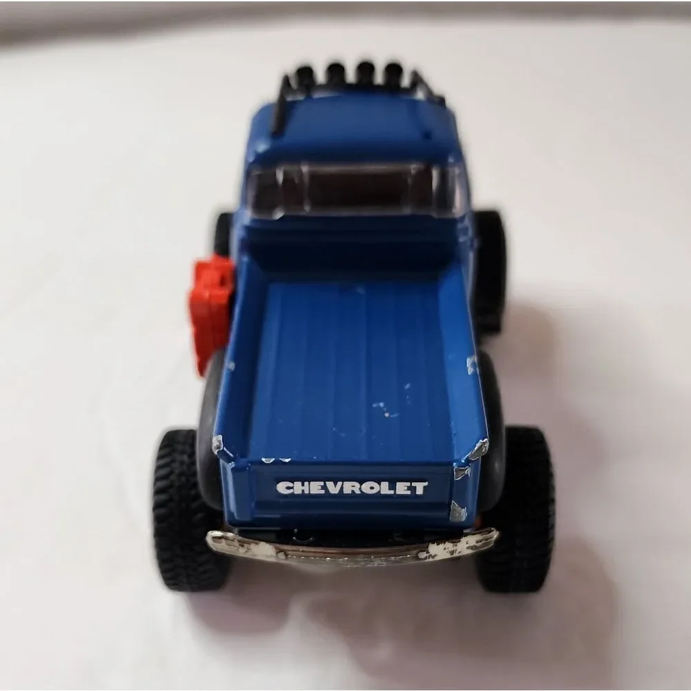 Maisto 1:64 Scale 1953 Chevy 3100 Pick-Up Truck Midnight Blue Rescue Team